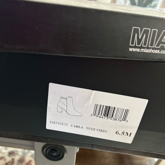 MIA Carla Nude Bootie - 6.5 - Picture 11 of 11